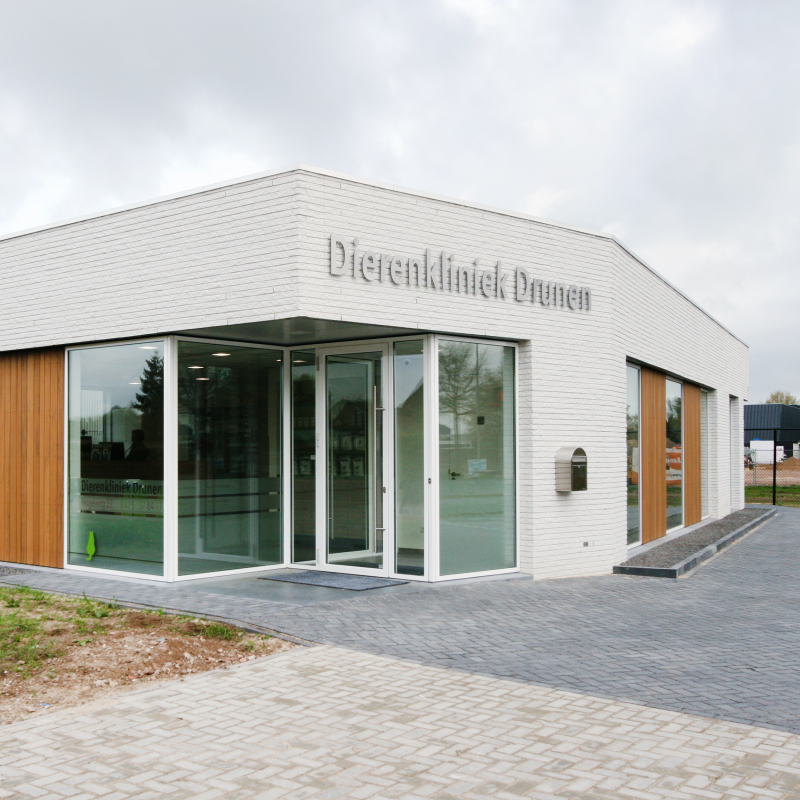 DRUNEN - Dierenkliniek Drunen